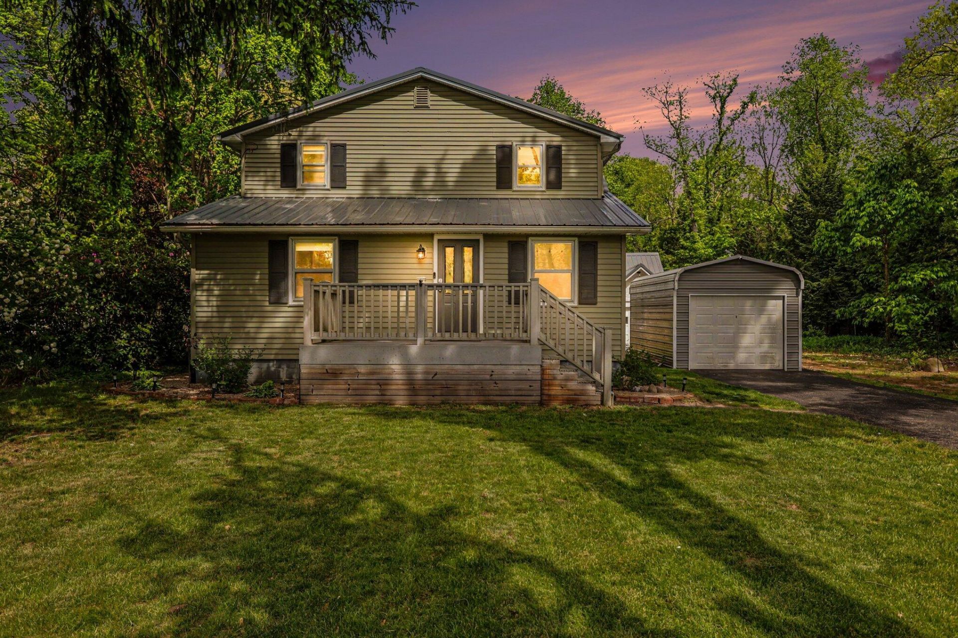 196 Strongwood Avenue, Battle Creek, MI 49014 Main Photo