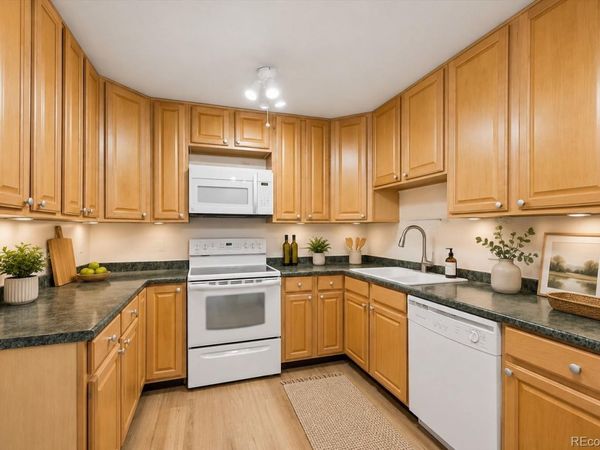 675 S Alton Way , Unit 12A, Denver, CO 80247