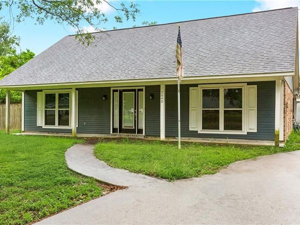 7440 ROBINSON Drive , Denham Springs, LA 70706