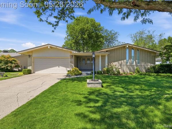 37807 Sarafina Drive, Sterling Heights, MI 48312