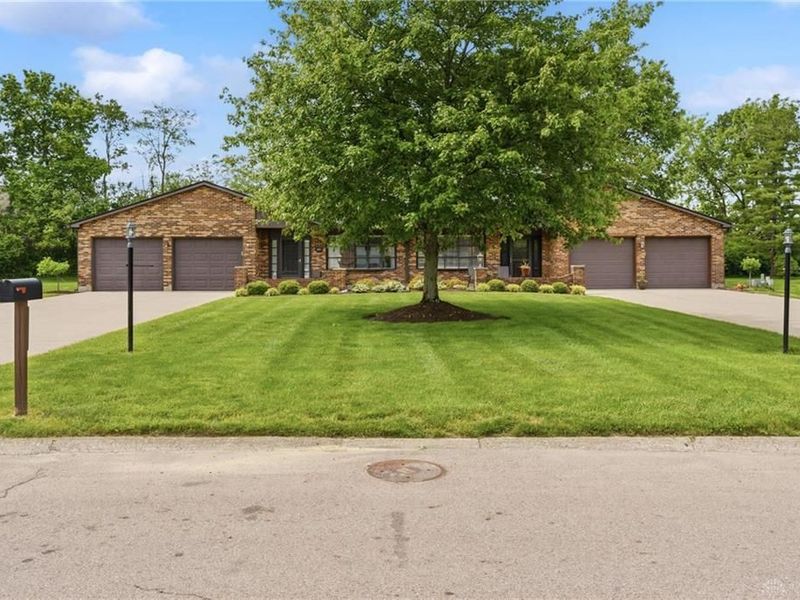 354 Kimbary Drive, Washington Township, OH 45458 Photo 2