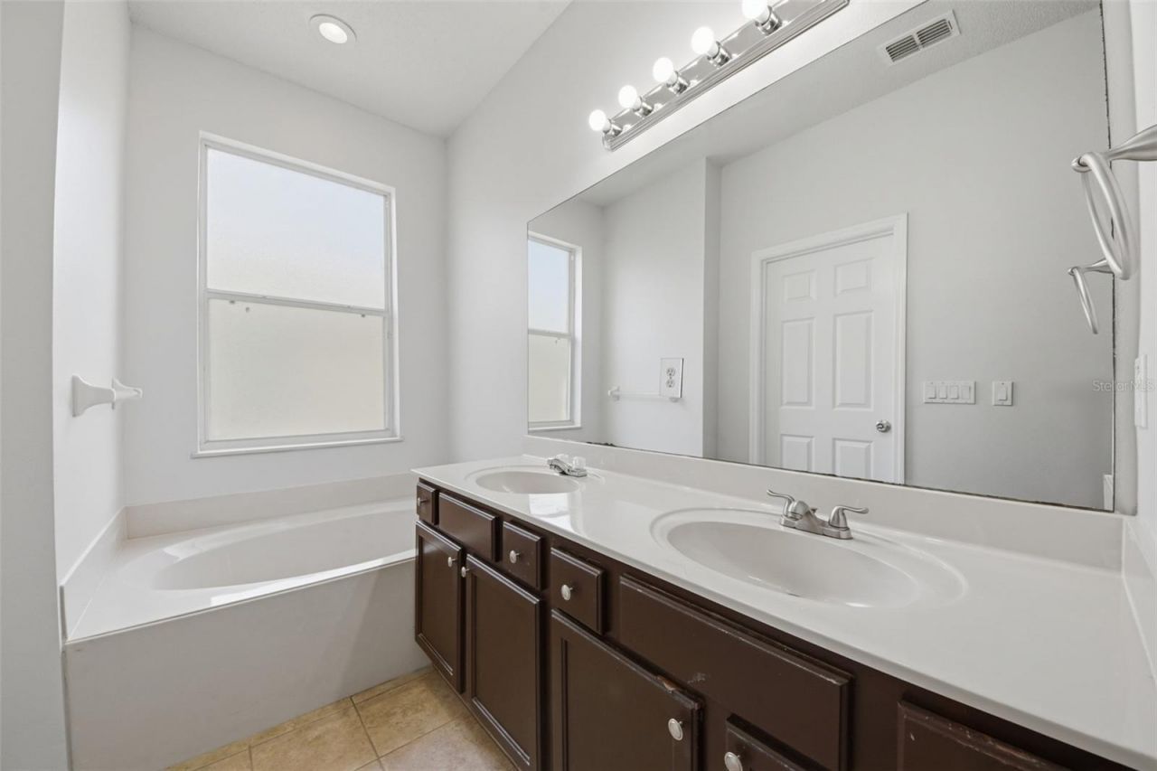 949 Whispering Cypress Lane , Orlando, FL 32824 Photo