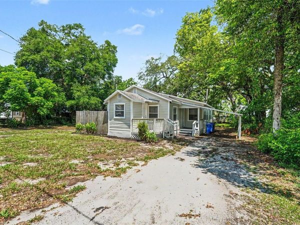 828 E 145TH AVENUE, TAMPA, FL 33613