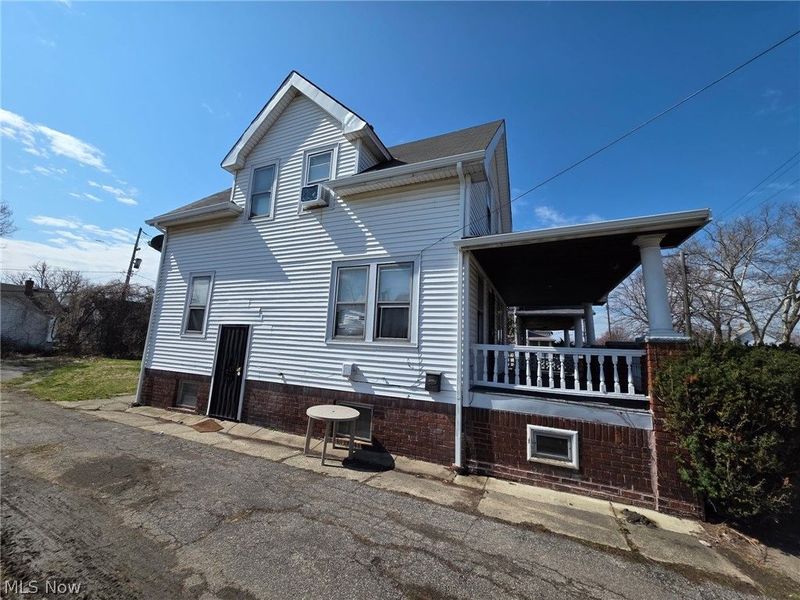 19806 Shawnee Avenue , Cleveland, OH 44119 Photo 4