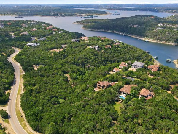 7301 Matisse Pointe DR, Jonestown, TX 78645