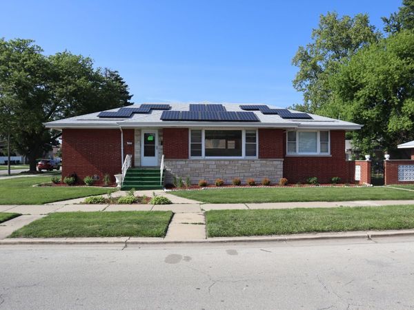 8755 S Fairfield Avenue , Evergreen Park, IL 60805