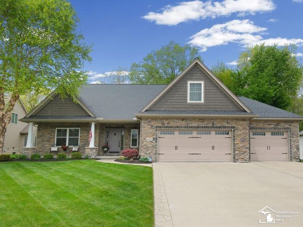 6606 Summerlyn Boulevard, Lambertville, MI 48144