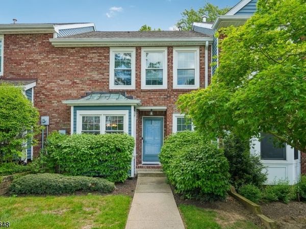 53 Woodledge Ct, Rockaway, NJ 07866