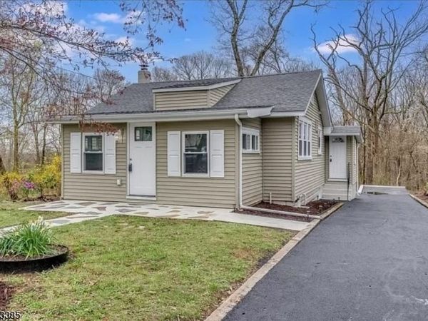 93 Minnisink Rd, Jefferson, NJ 07849
