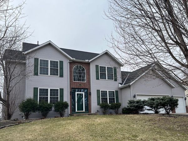 2888 Eagle Valley Drive , Woodbury, MN 55129