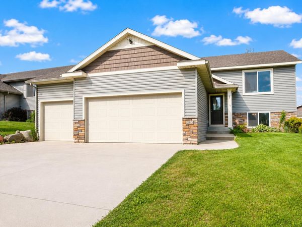 280 Highlands Avenue , Zumbrota, MN 55992