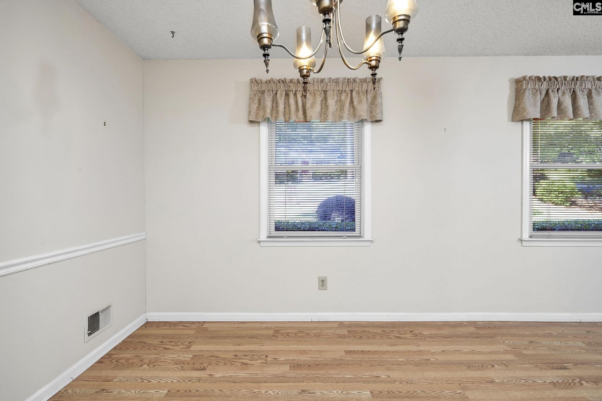 128 Melville Road  Photo 7