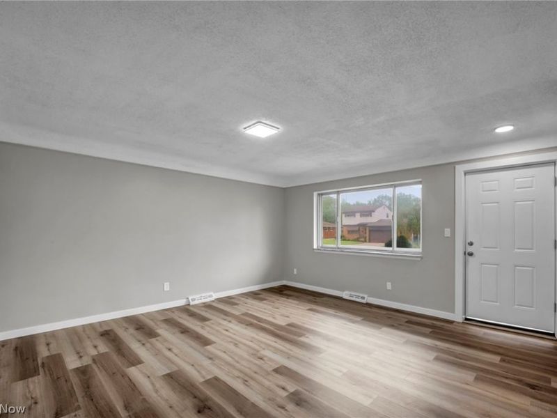 5597 Kenton Avenue, Maple Heights, OH 44137 Photo 4