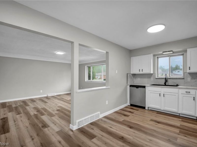 5597 Kenton Avenue, Maple Heights, OH 44137 Photo 9