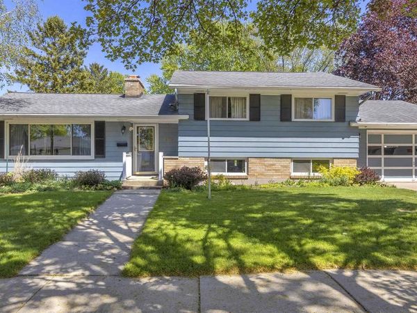 695 BRUCE STREET, Fond Du Lac, WI 54935