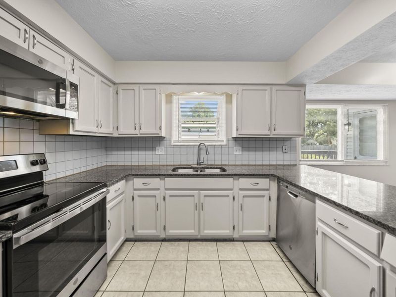 1734 Ramblewood Avenue , Columbus, OH 43235 Photo 10