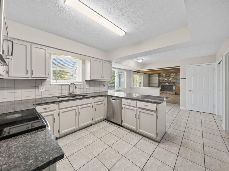 1734 Ramblewood Avenue , Columbus, OH 43235 Photo 7