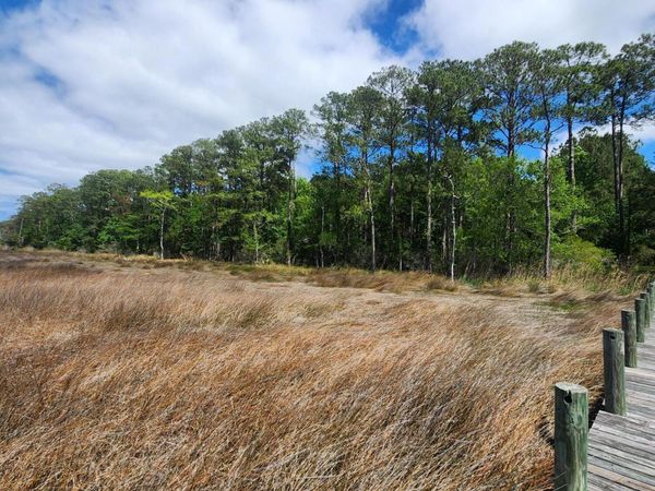 129 Garbacon Drive , Beaufort, NC 28516
