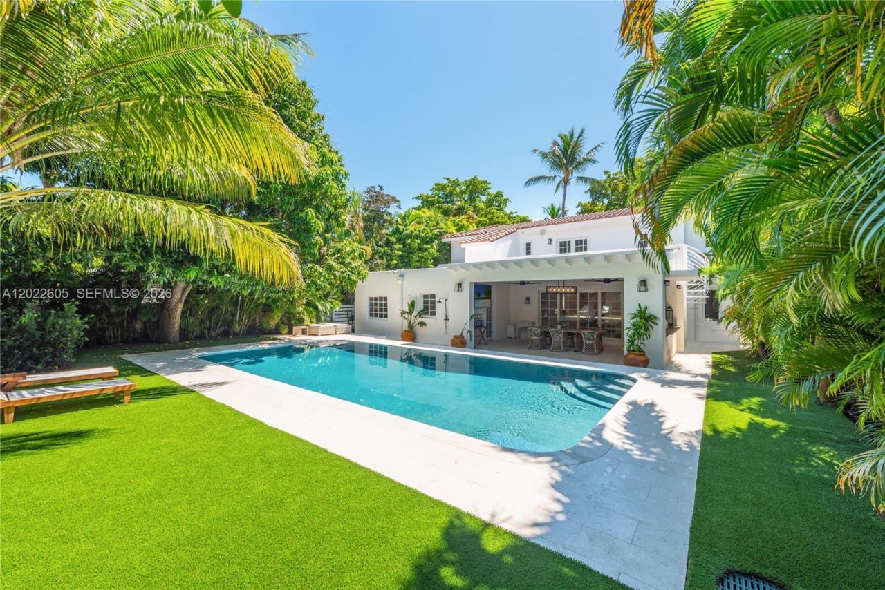 5236 Pine Tree Dr , Miami Beach, FL 33140 Photo