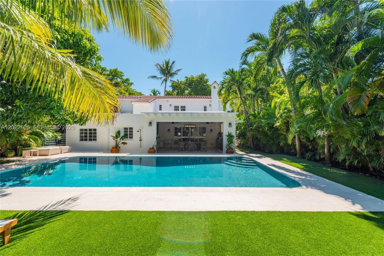 5236 Pine Tree Dr , Miami Beach, FL 33140 Photo