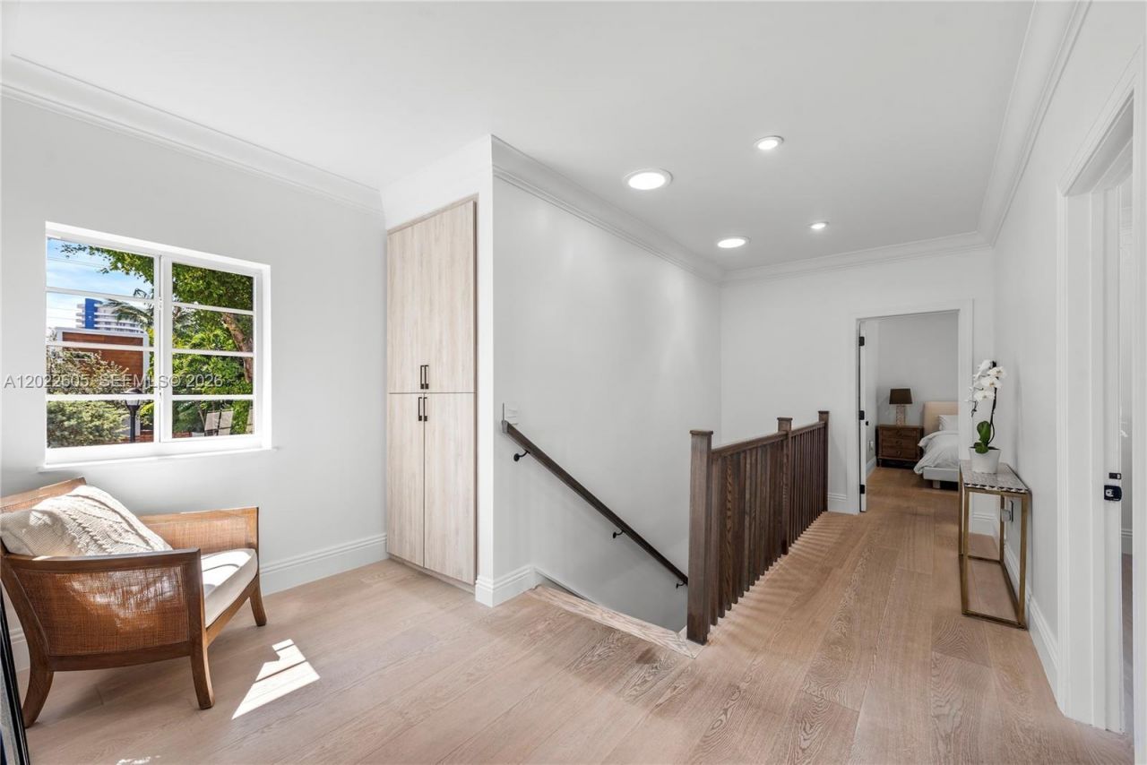 5236 Pine Tree Dr , Miami Beach, FL 33140 Photo