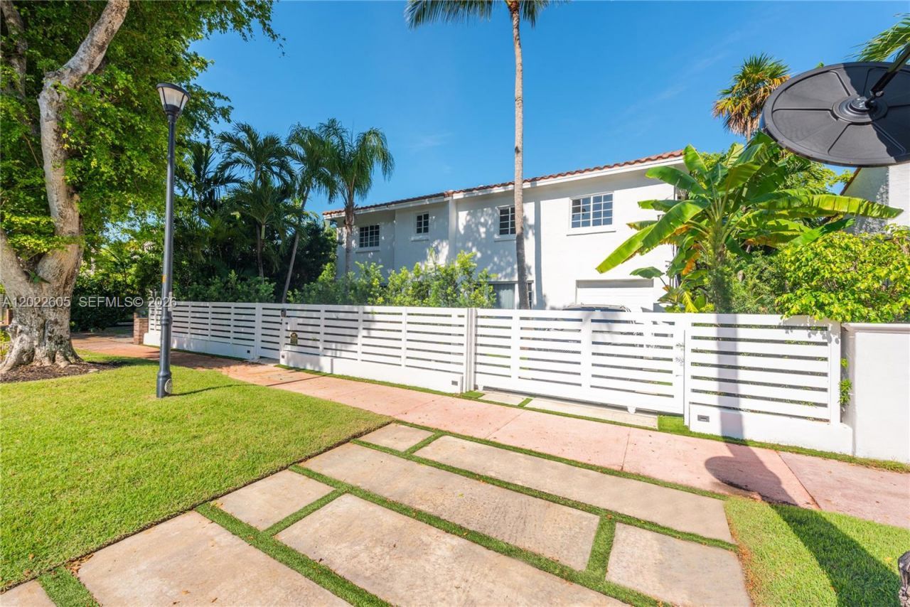 5236 Pine Tree Dr , Miami Beach, FL 33140 Photo