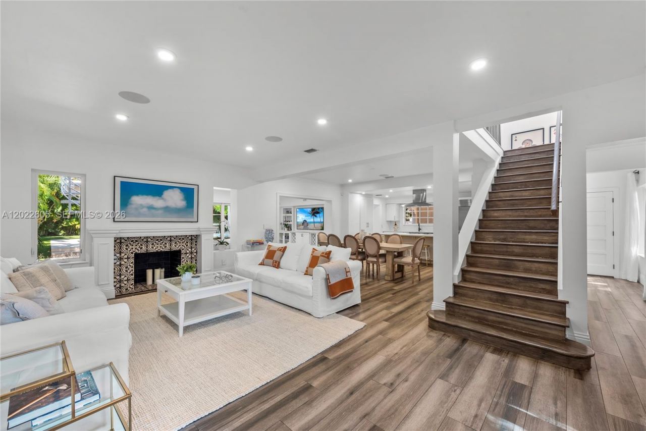 5236 Pine Tree Dr , Miami Beach, FL 33140 Photo