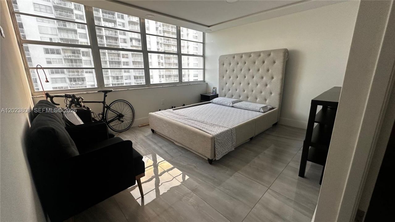 18041 Biscayne Blvd, Unit 702, Aventura, FL 33160 Photo