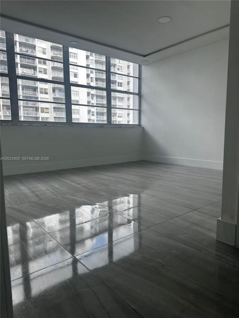 18041 Biscayne Blvd, Unit 702, Aventura, FL 33160 Photo