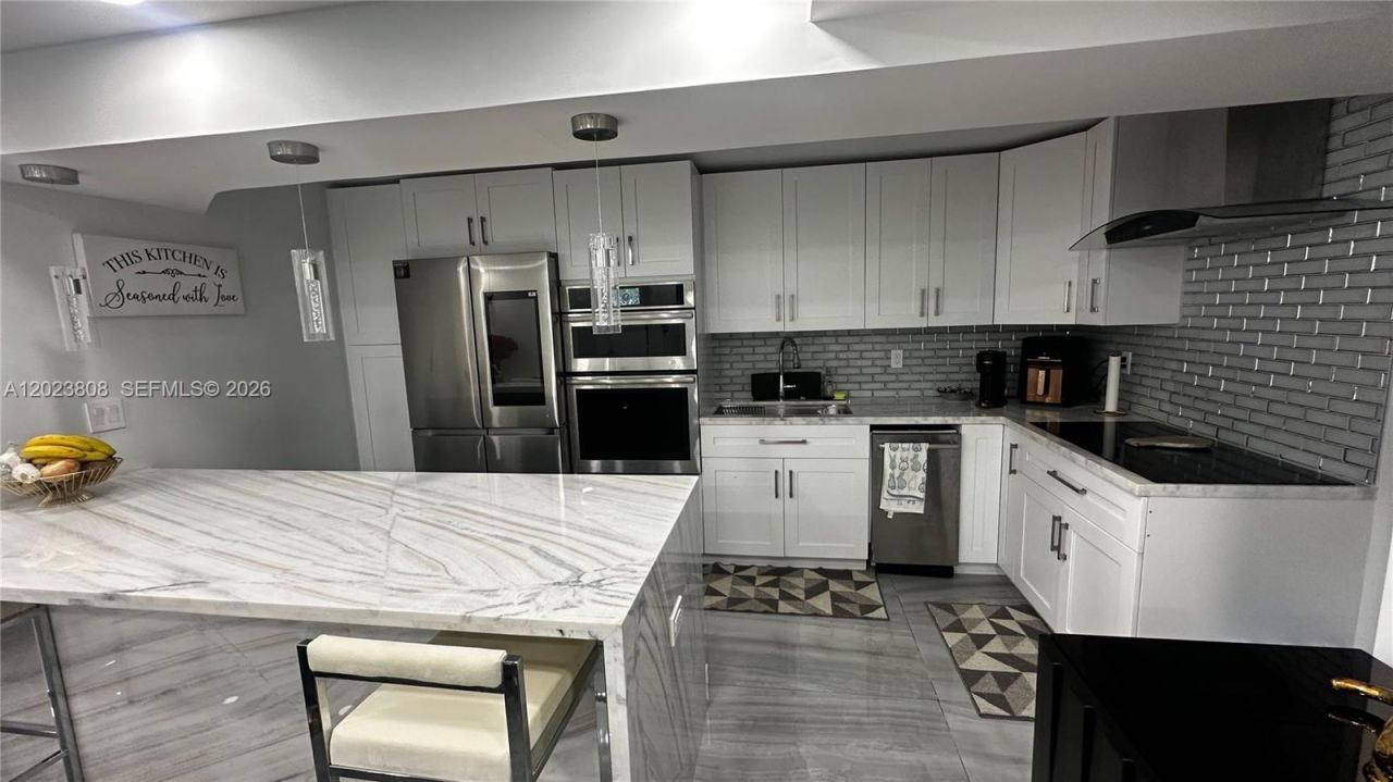 18041 Biscayne Blvd, Unit 702, Aventura, FL 33160 Photo