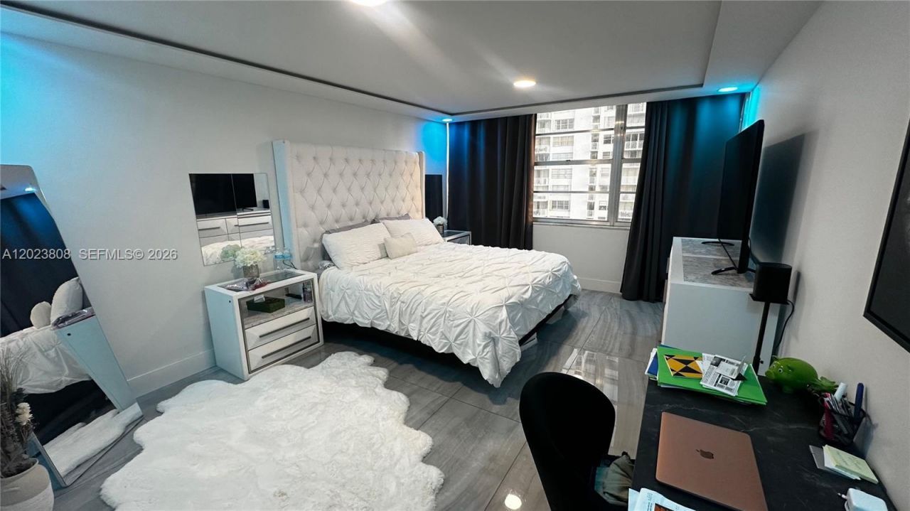 18041 Biscayne Blvd, Unit 702, Aventura, FL 33160 Photo