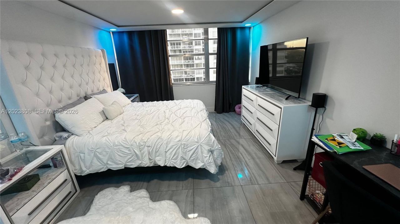 18041 Biscayne Blvd, Unit 702, Aventura, FL 33160 Photo