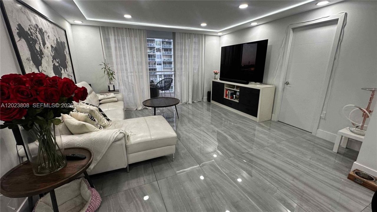 18041 Biscayne Blvd, Unit 702, Aventura, FL 33160 Photo
