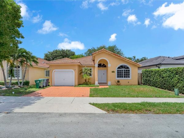15339 SW 32nd Ter , Miami, FL 33185