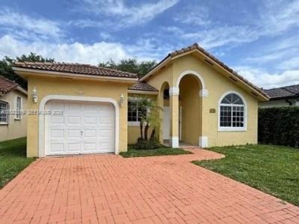 15339 SW 32nd Ter , Miami, FL 33185