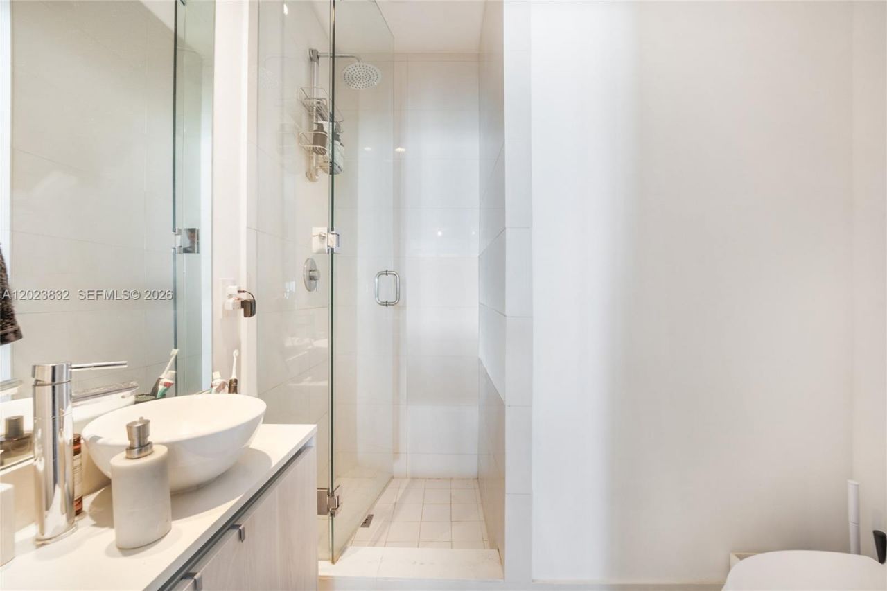 480 NE 31st St , Unit 1602, Miami, FL 33137 Photo