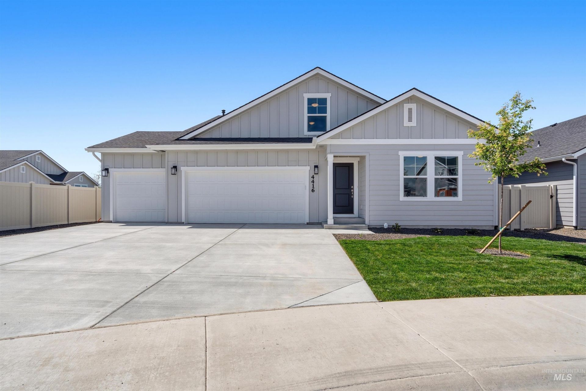 7596 E Dixon St, Nampa, ID 83687 Main Photo