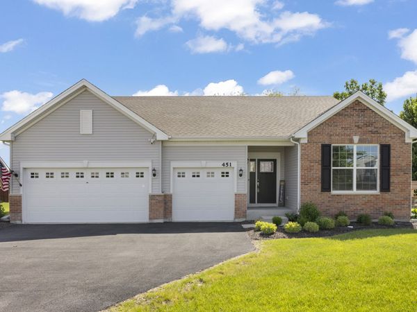 451 Parkside Lane , Yorkville, IL 60560
