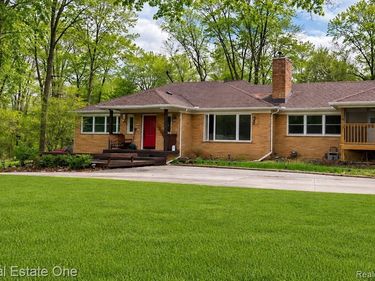27634 Wellington Street, Farmington Hills, MI 48334