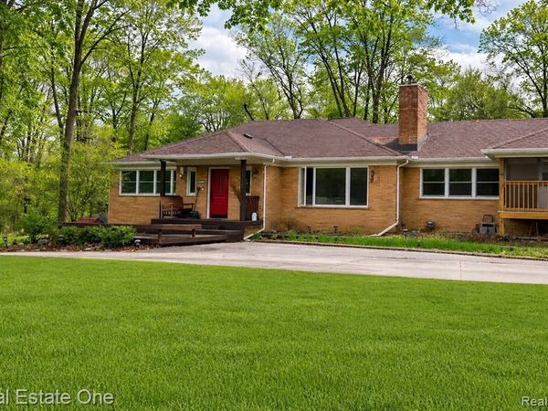27634 Wellington Street, Farmington Hills, MI 48334