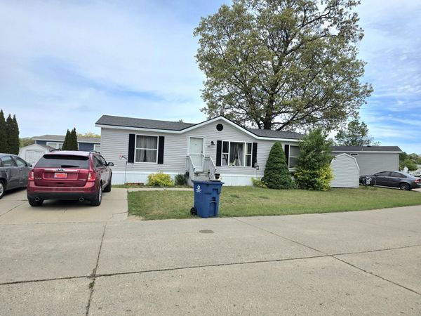 4186 Squaw Creek Trail, Muskegon, MI 49442