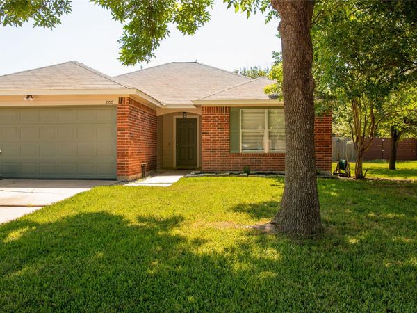 200 QUAIL CIR, Hutto, TX 78634