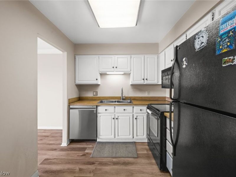 12500 Edgewater Drive , Unit 1106, Lakewood, OH 44107 Photo 10