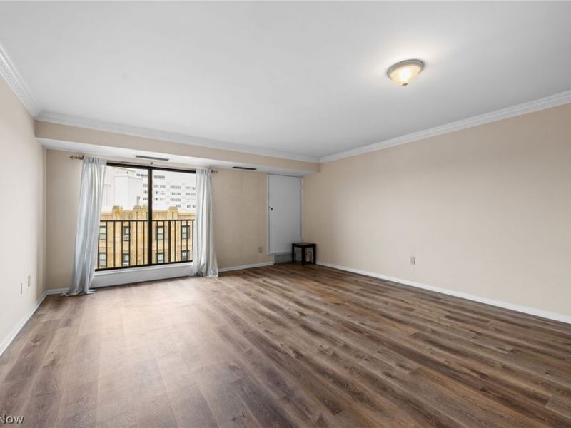 12500 Edgewater Drive , Unit 1106, Lakewood, OH 44107 Photo 4