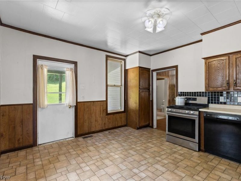 415 Whitely Street, Bridgeport, OH 43912 Photo 12