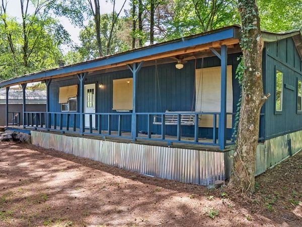 512 Oakview Dr., Como, MS 38655