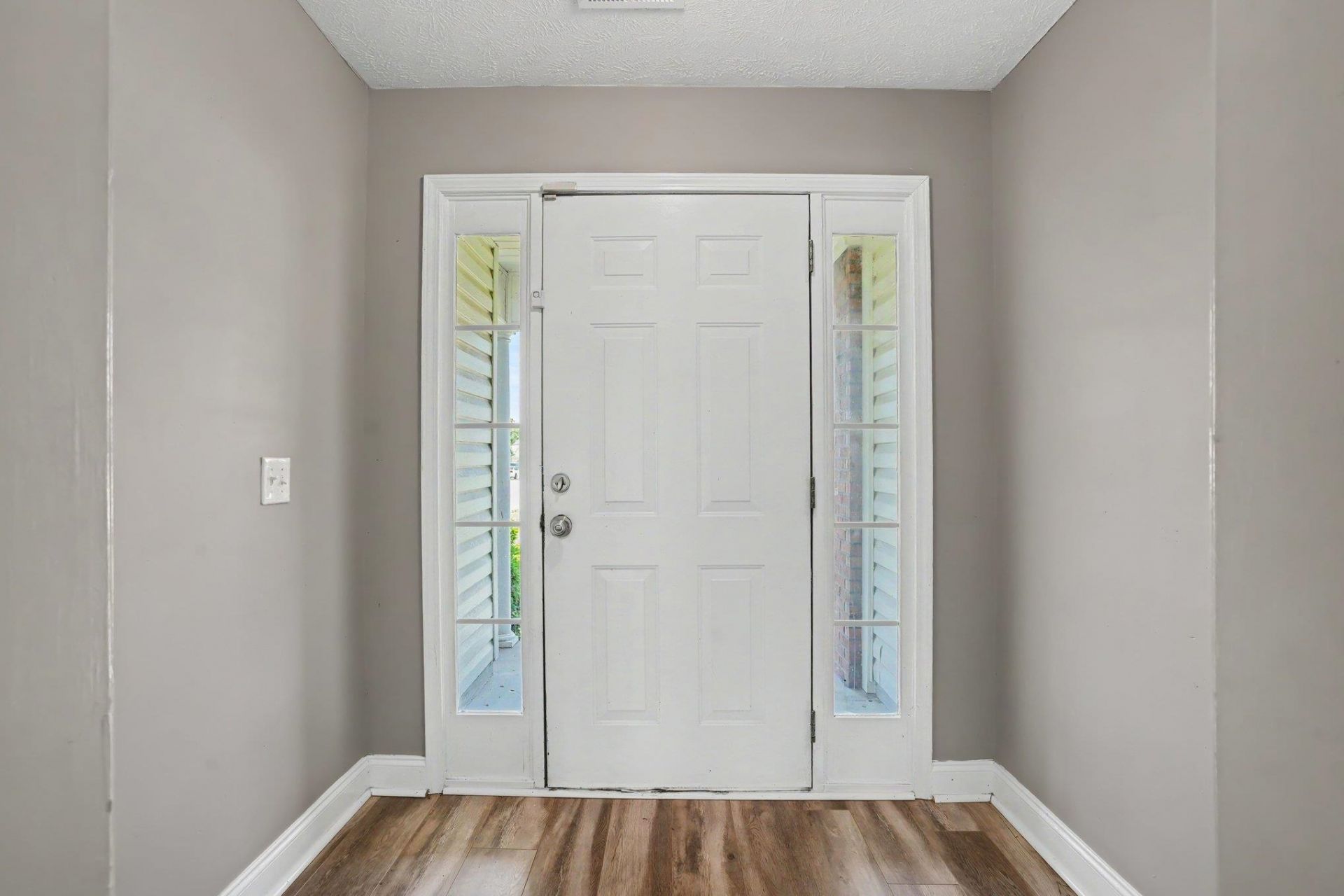970 Eaglet Circle  Photo 4