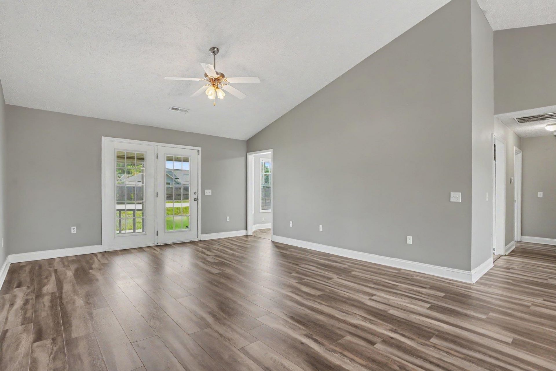970 Eaglet Circle  Photo 5