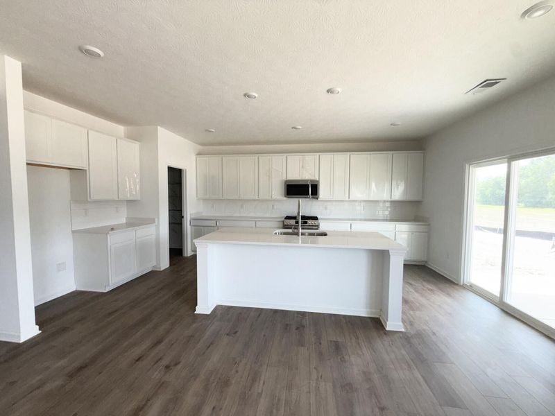 207 Maddoxx Drive, London, OH 43140 Photo 7
