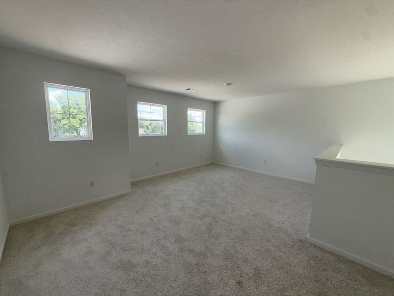 207 Maddoxx Drive, London, OH 43140 Photo 8